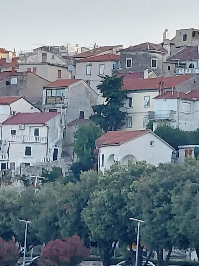 Apartmant Bionda Novi Vinodolski, Cozy And Nice Apartment For 4 People In The City Center מראה חיצוני תמונה