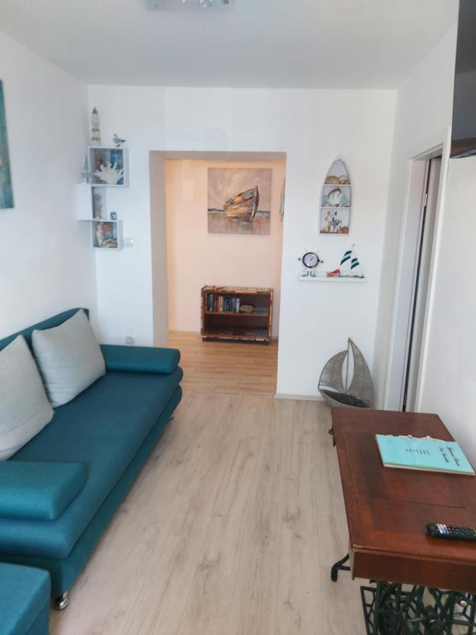 Apartmant Bionda Novi Vinodolski, Cozy And Nice Apartment For 4 People In The City Center מראה חיצוני תמונה