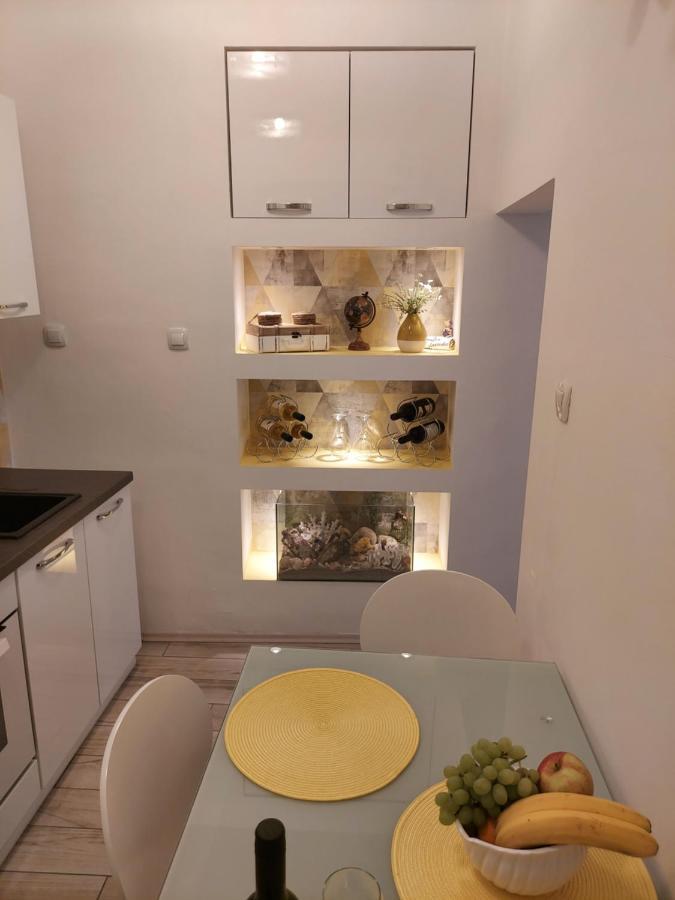 Apartmant Bionda Novi Vinodolski, Cozy And Nice Apartment For 4 People In The City Center מראה חיצוני תמונה