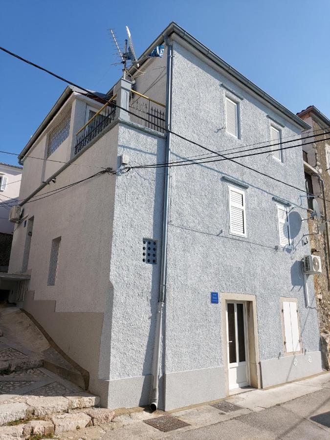 Apartmant Bionda Novi Vinodolski, Cozy And Nice Apartment For 4 People In The City Center מראה חיצוני תמונה
